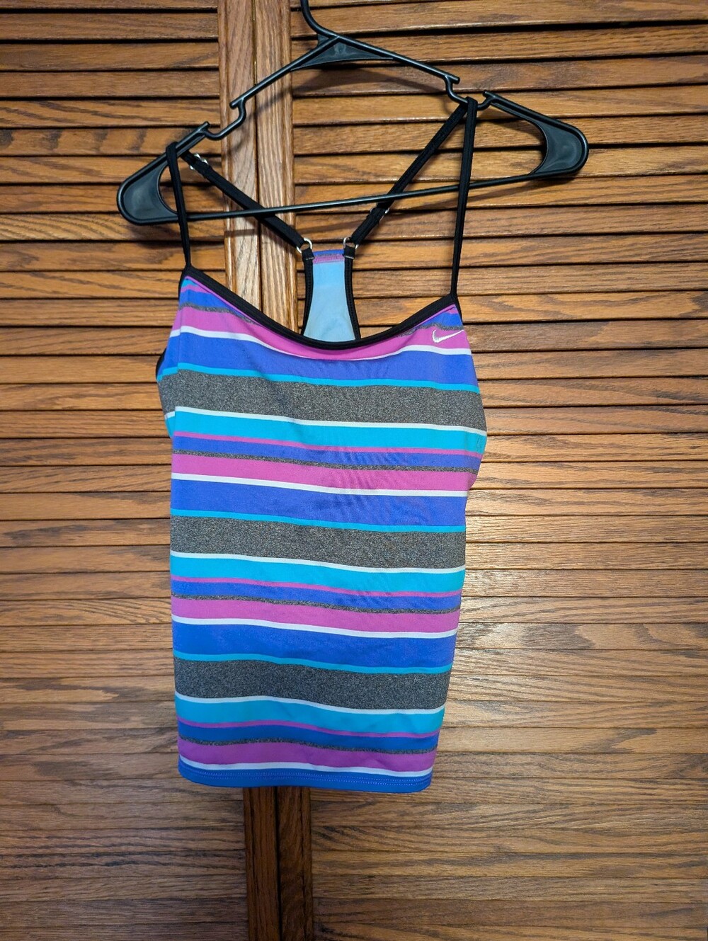 Nike  Womans Swimsuit Top‎ Built In Padded Bra Size 10